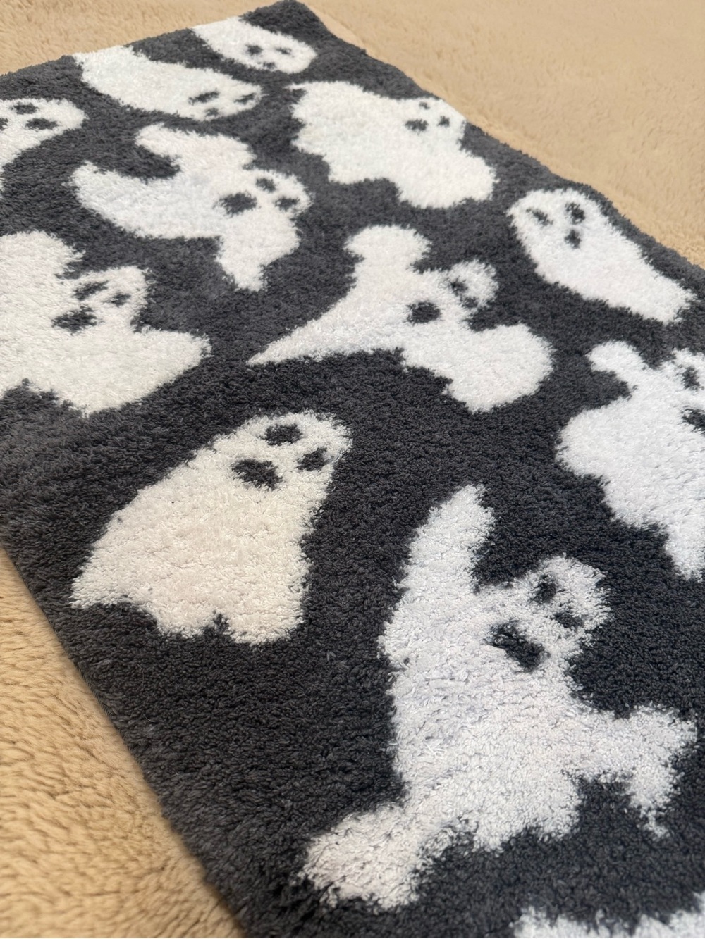 Martha Stewart Halloween Ghost Bath Rug Black White 21x34 - Picture 2 of 5